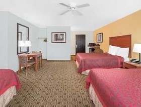 Days Inn by Wyndham Lamar
