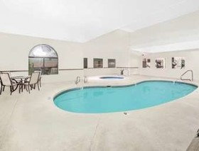 Days Inn by Wyndham Lamar