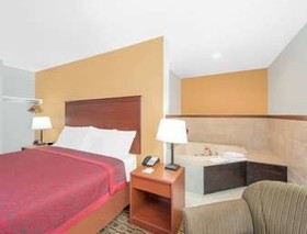 Days Inn by Wyndham Lamar