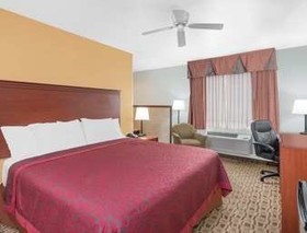 Days Inn by Wyndham Lamar
