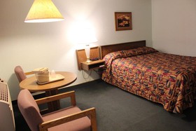 Safari Inn