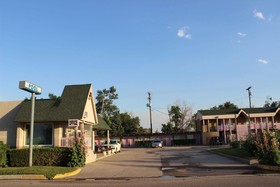 Safari Inn