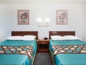 Super 8 by Wyndham Limon