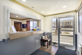 Super 8 by Wyndham Limon