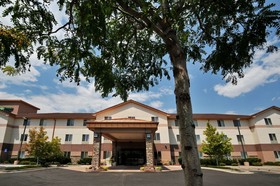 Holiday Inn Express & Suites Littleton