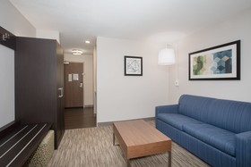 Holiday Inn Express & Suites Longmont