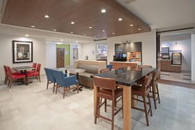 Holiday Inn Express & Suites Longmont