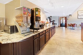 Super 8 by Wyndham Longmont/Del Camino