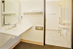 Super 8 by Wyndham Longmont/Twin Peaks