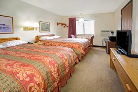 Super 8 by Wyndham Longmont/Twin Peaks