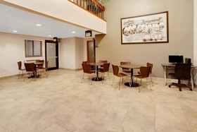 Super 8 by Wyndham Longmont/Del Camino