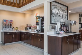 Super 8 by Wyndham Longmont/Twin Peaks