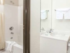 Travelodge by Wyndham Longmont