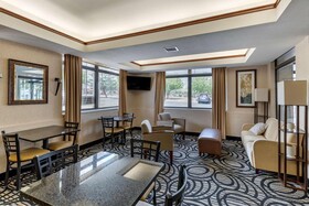 Best Western Plus Louisville Inn & Suites