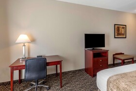 Best Western Plus Louisville Inn & Suites