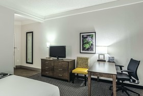 La Quinta Inn & Suites by Wyndham Denver Boulder-Louisville