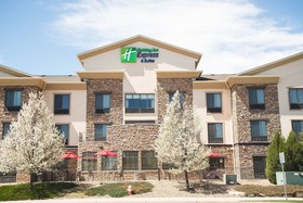 Holiday Inn Express & Suites Loveland
