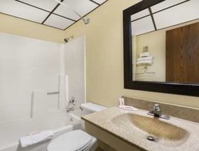 Travelodge by Wyndham Loveland/Fort Collins Area