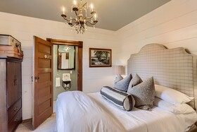 A-Lodge Lyons