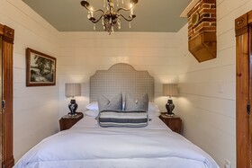 A-Lodge Lyons