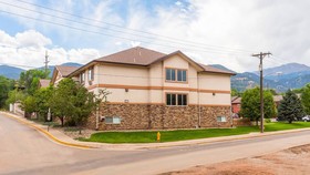 Magnuson Grand Pikes Peak