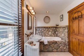 The Minturn Inn