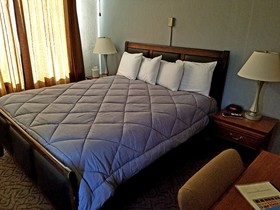 Budget Host Monte Villa Inn