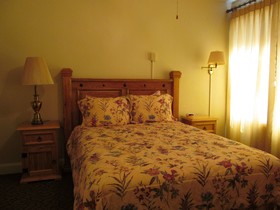 Budget Host Monte Villa Inn