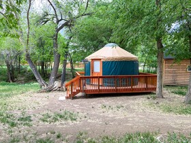 Cedar Creek Rv Park And Lodging