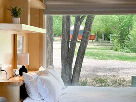 Cedar Creek Rv Park And Lodging