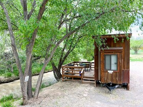 Cedar Creek Rv Park And Lodging