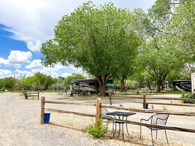 Cedar Creek Rv Park And Lodging