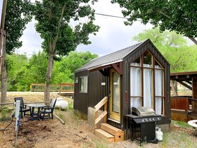 Cedar Creek Rv Park And Lodging