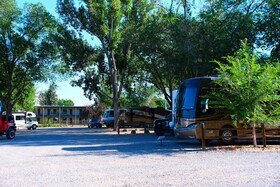 Cedar Creek Rv Park And Lodging