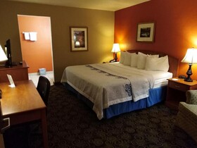 Days Inn by Wyndham Montrose