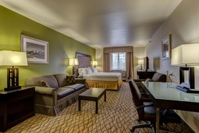 Holiday Inn Express & Suites Montrose
