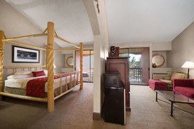 Ramada by Wyndham Monument