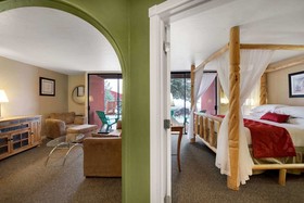 Ramada by Wyndham Monument