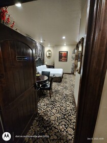 Arrowhead Manor