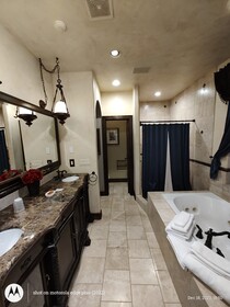 Arrowhead Manor