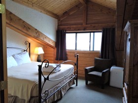 The Boulder Creek Lodge