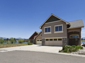The Villas 103 3 Br townhouse by RedAwning