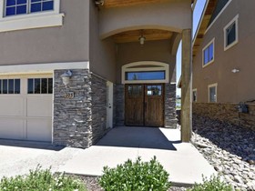 The Villas 103 3 Br townhouse by RedAwning
