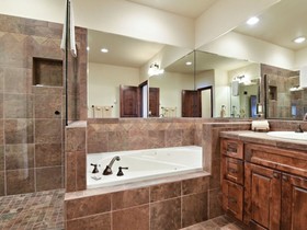 The Villas 103 3 Br townhouse by RedAwning
