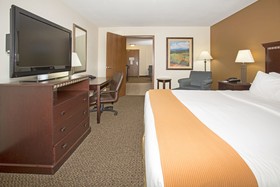 Holiday Inn Express Hotel & Suites Pueblo North