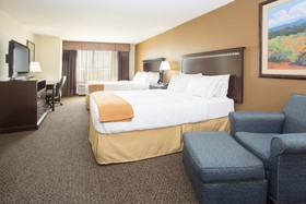 Holiday Inn Express Hotel & Suites Pueblo North