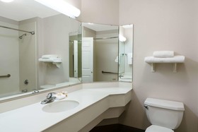 La Quinta Inn & Suites by Wyndham Pueblo