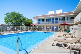 Motel 6 Pueblo I 25