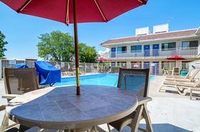 Motel 6 Pueblo I 25