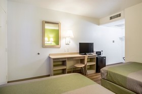 Motel 6 Pueblo I 25